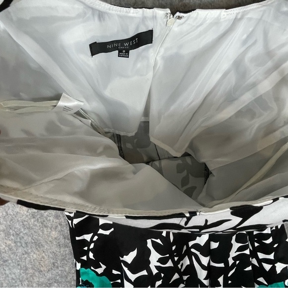 Nine West Sleeveless ALine Classic Fitted Bodice w/Boning Floral Border Dress 8 - Picture 7 of 16